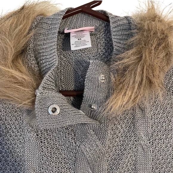 EUC Little Lass Hooded Sweater Poncho Grey Sparkle Thread Faux Fur Size 6x - Picture 3 of 7